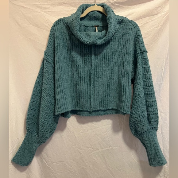 Free people cropped turquoise sweater and top for winter, Christmas, fall! - Picture 6 of 6